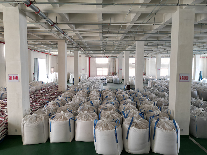 Gel anion resin